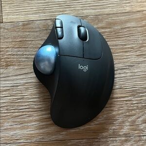 Logitech ERGO M575 wireless trackball mouse